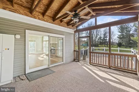 Exterior - 5 Selby Ct, Poolesville, MD 20837 photo 10 of 11