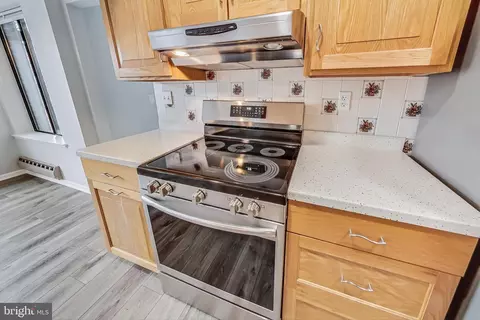 Kitchen - 15311 Pine Orchard Dr #2E, Silver Spring, MD 20906 photo 3 of 4