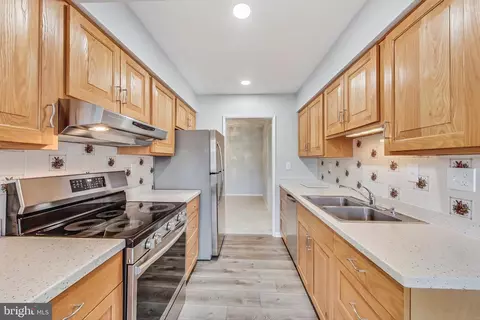 Kitchen - 15311 Pine Orchard Dr #2E, Silver Spring, MD 20906 photo 1 of 4