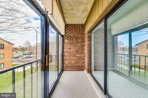 Exterior - 15311 Pine Orchard Dr #2E, Silver Spring, MD 20906 photo 4 of 5