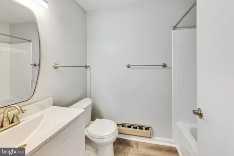 Bath - 15311 Pine Orchard Dr #2E, Silver Spring, MD 20906 photo 3 of 4