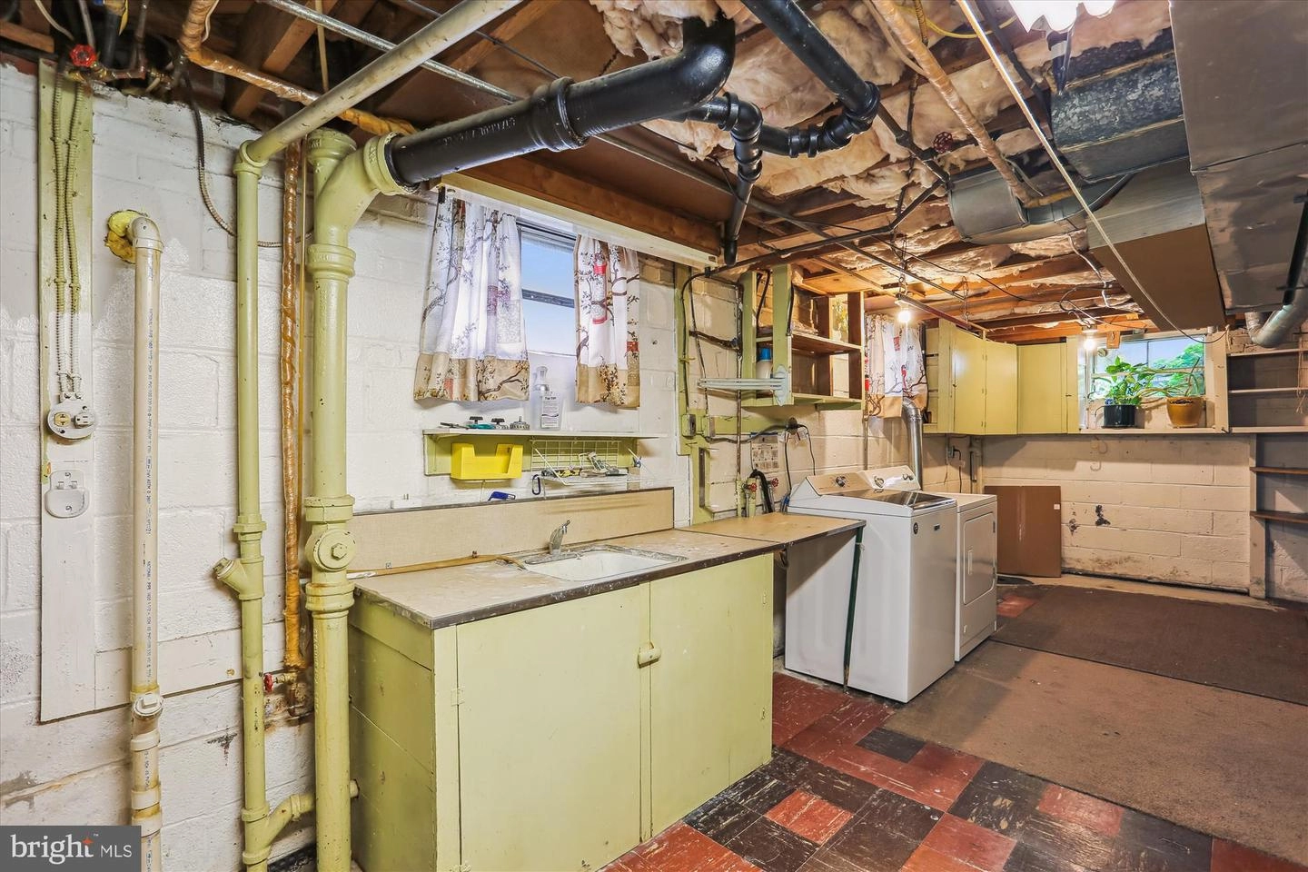 Kitchen - 1621 Dublin Dr, Silver Spring, MD 20902 photo 9 of 10