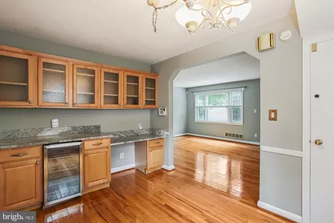 Kitchen - 1621 Dublin Dr, Silver Spring, MD 20902 photo 8 of 10