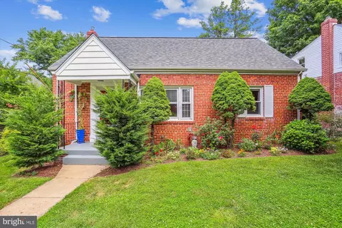 1621 Dublin Dr, Silver Spring, MD 20902
