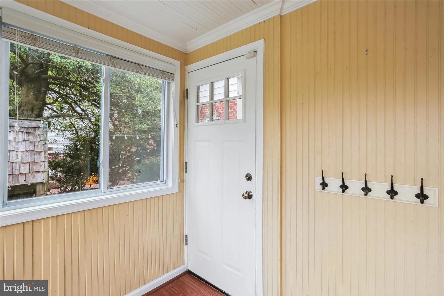 Entry Way - 1621 Dublin Dr, Silver Spring, MD 20902 photo 2 of 3