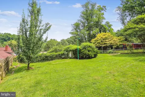 Exterior - 1621 Dublin Dr, Silver Spring, MD 20902 photo 9 of 14
