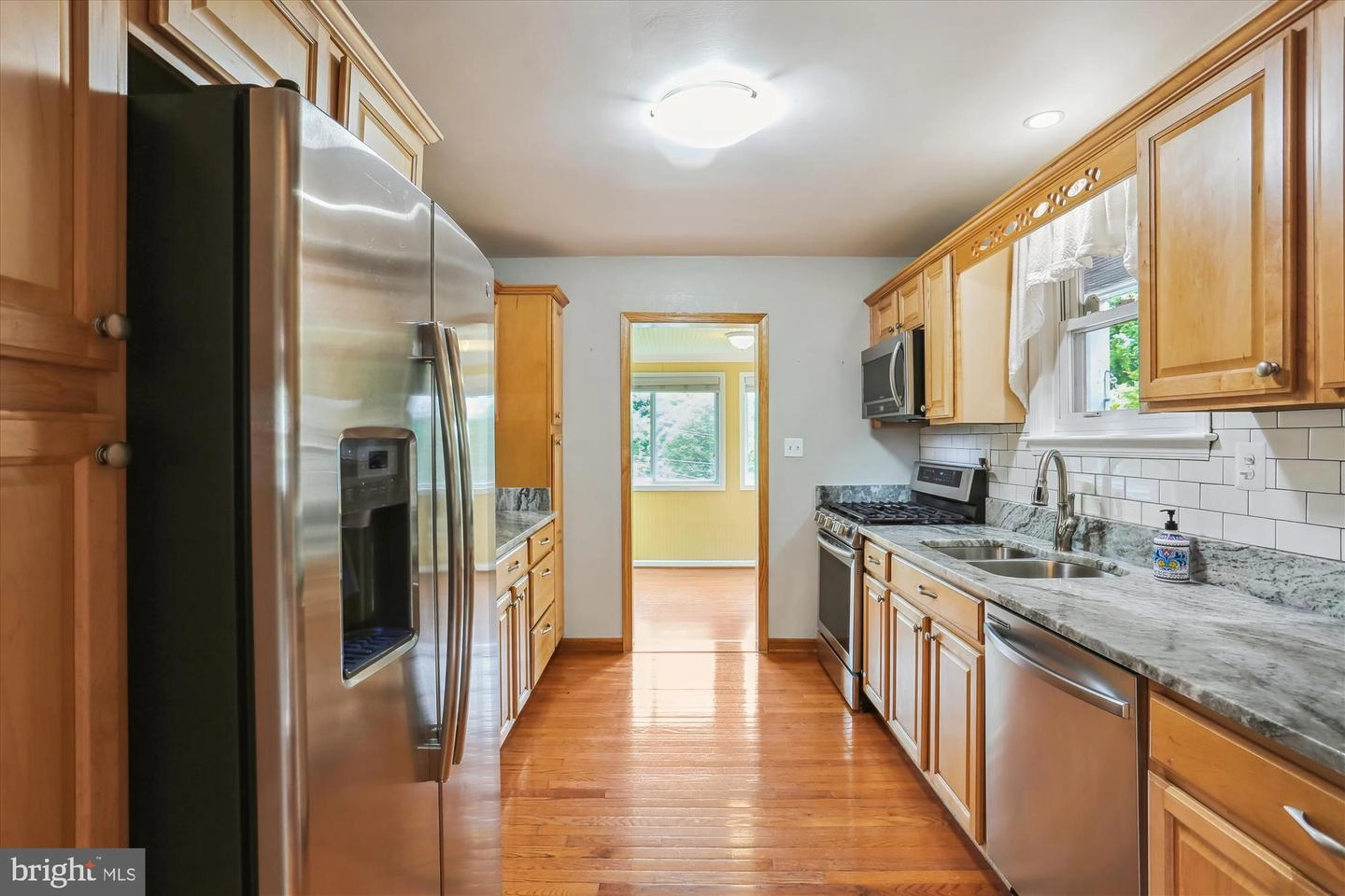 Kitchen - 1621 Dublin Dr, Silver Spring, MD 20902 photo 5 of 10