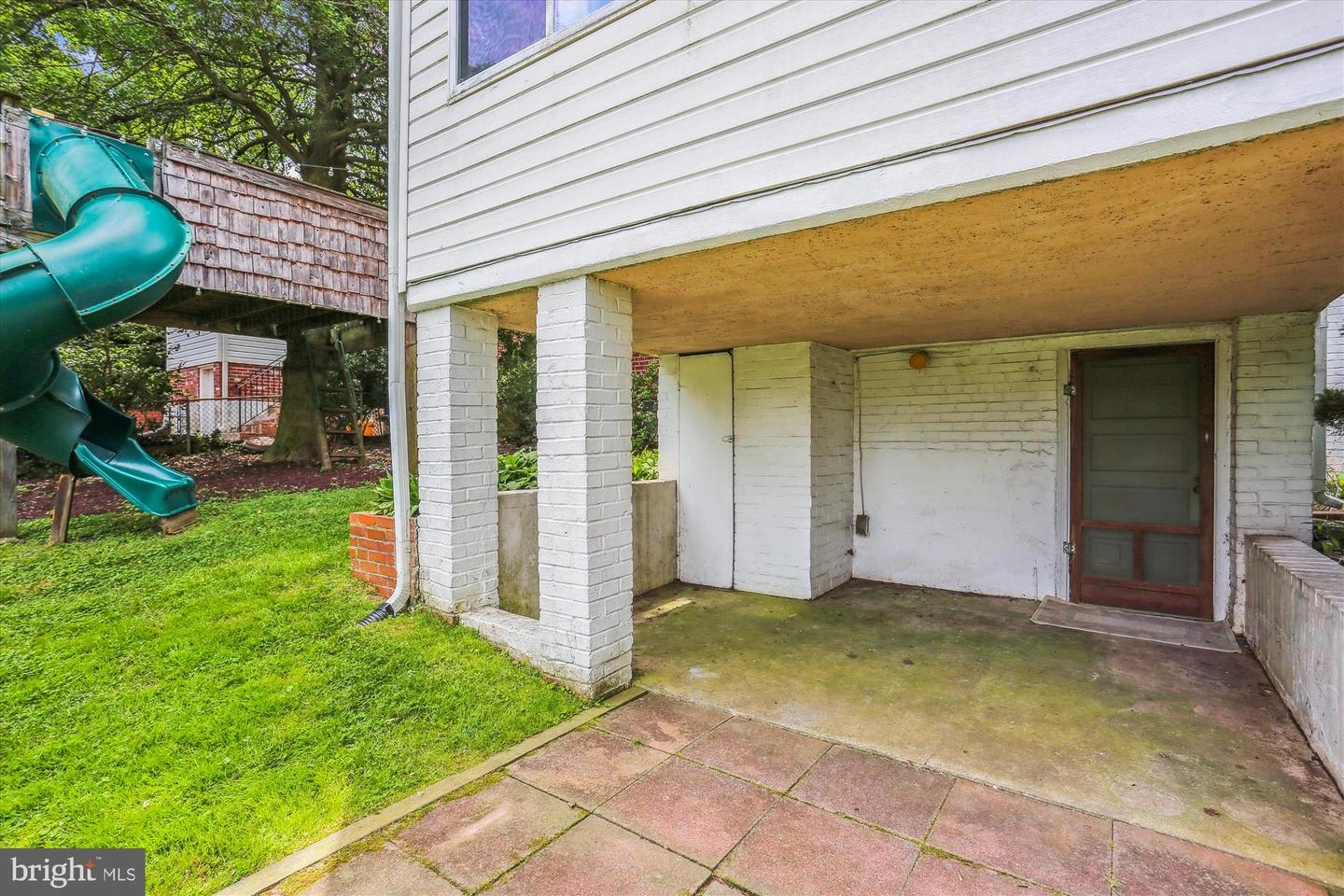 Exterior - 1621 Dublin Dr, Silver Spring, MD 20902 photo 7 of 14