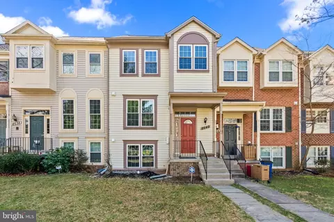 8640 Delcris Dr, Montgomery Village, MD 20886