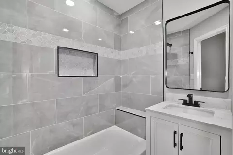 Bath - 4402 Emden St, Silver Spring, MD 20906 photo 5 of 7