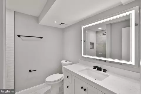 Bath - 4402 Emden St, Silver Spring, MD 20906 photo 7 of 7