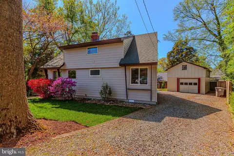 4 Cedar Ct, Rockville, MD 20851