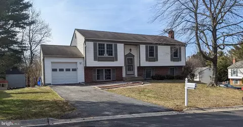 18924 Blue Heron Ln, Gaithersburg, MD 20879