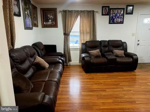 Living - 2409 Randolph Rd, Silver Spring, MD 20902 photo 2 of 2