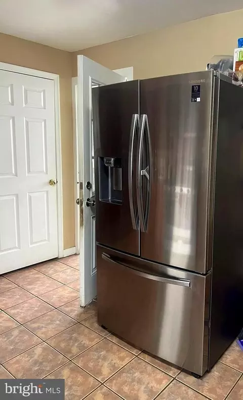 Kitchen - 2409 Randolph Rd, Silver Spring, MD 20902 photo 4 of 5