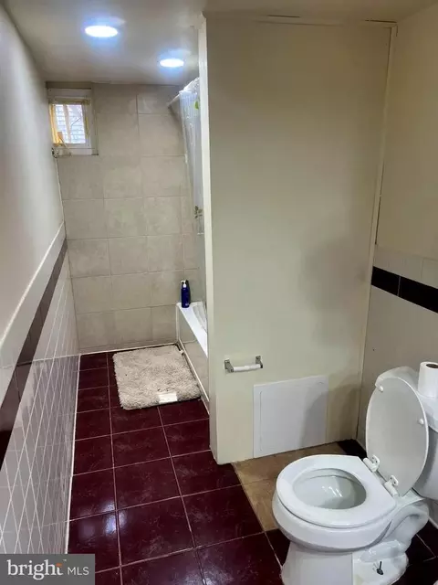 Bath - 2409 Randolph Rd, Silver Spring, MD 20902 photo 5 of 5