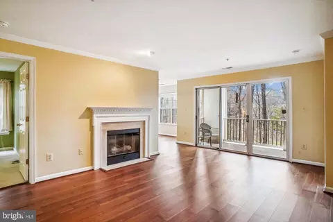 125 Timberbrook Ln #202, Gaithersburg, MD 20878