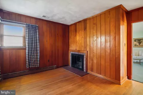 Living - 500 Vierling Dr, Silver Spring, MD 20904 photo 4 of 4