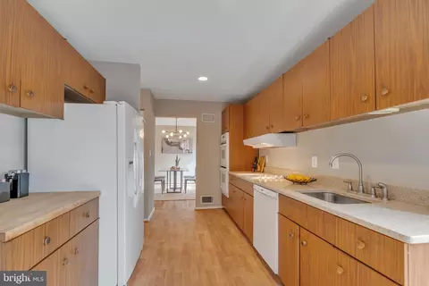 Kitchen - 13120 Two Farm Dr, Silver Spring, MD 20904 photo 3 of 3