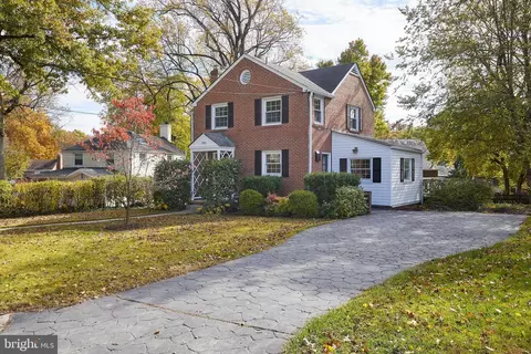 1702 White Oak Dr, Silver Spring, MD 20910 photo 4