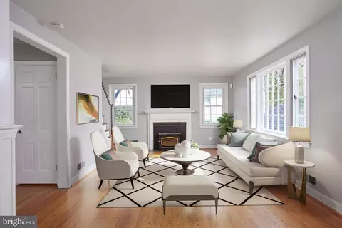 1702 White Oak Dr, Silver Spring, MD 20910 photo 5