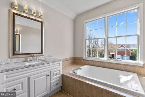 Bath - 18315 Fable Dr, Boyds, MD 20841 photo 7 of 8