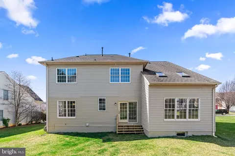 Exterior - 18315 Fable Dr, Boyds, MD 20841 photo 4 of 5