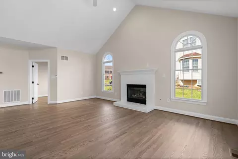 Living - 18315 Fable Dr, Boyds, MD 20841 photo 3 of 5