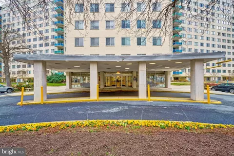 10201 Grosvenor Pl #506, Rockville, MD 20852