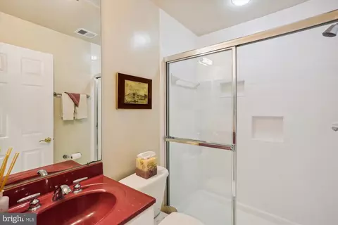 Bath - 12205 Kemp Mill Rd, Silver Spring, MD 20902 photo 6 of 8