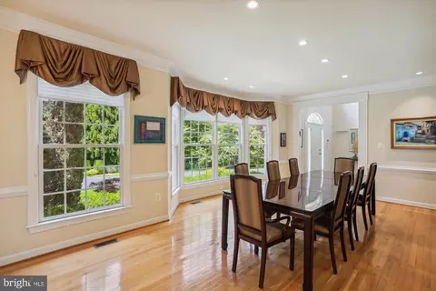 Dining - 12205 Kemp Mill Rd, Silver Spring, MD 20902 photo 10 of 13