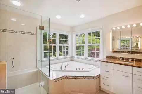 Bath - 12205 Kemp Mill Rd, Silver Spring, MD 20902 photo 4 of 8