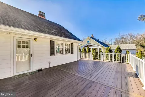 Exterior - 903 Robin Rd, Silver Spring, MD 20901 photo 6 of 16
