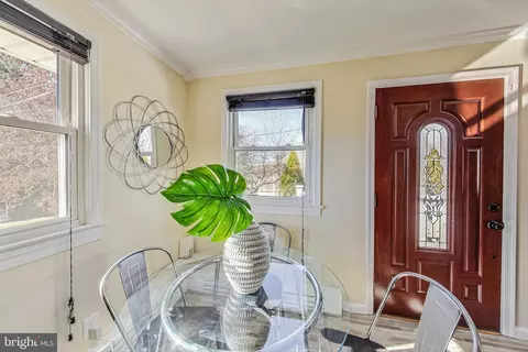 Dining - 903 Robin Rd, Silver Spring, MD 20901 photo 2 of 2