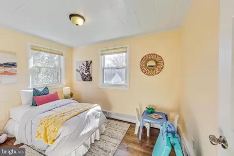 Bedroom - 903 Robin Rd, Silver Spring, MD 20901 photo 3 of 7