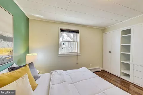 Bedroom - 903 Robin Rd, Silver Spring, MD 20901 photo 2 of 7