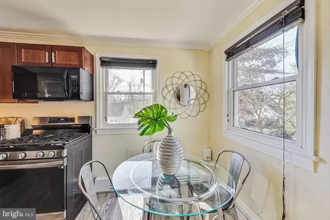 Dining - 903 Robin Rd, Silver Spring, MD 20901 photo 1 of 2