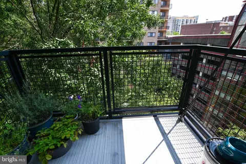 Exterior - 1320 Fenwick Ln #612, Silver Spring, MD 20910 photo 3 of 3