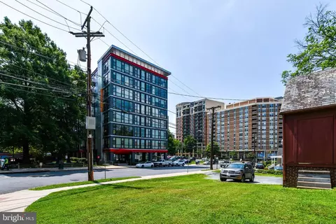 1320 Fenwick Ln #612, Silver Spring, MD 20910