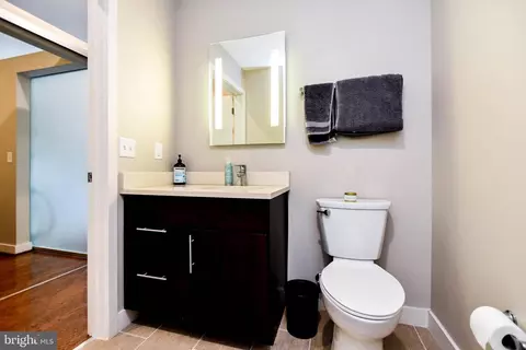 Bath - 1320 Fenwick Ln #612, Silver Spring, MD 20910 photo 2 of 3