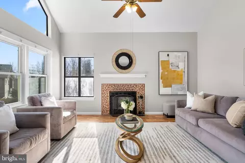 Living - 13402 Shady Knoll Dr #203, Silver Spring, MD 20904 photo 2 of 5