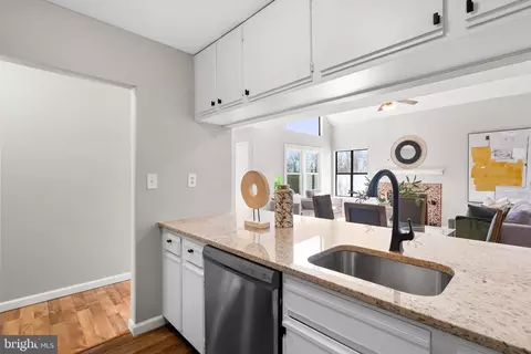 Kitchen - 13402 Shady Knoll Dr #203, Silver Spring, MD 20904 photo 4 of 4