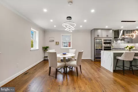 Dining - 7508 Piney Branch Rd, Silver Spring, MD 20910 photo 2 of 2