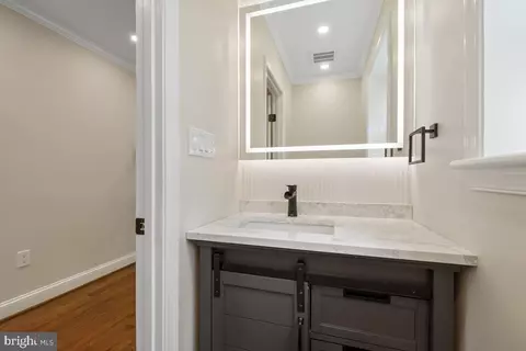 Bath - 7508 Piney Branch Rd, Silver Spring, MD 20910 photo 1 of 5