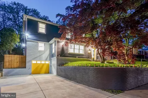 Exterior - 7508 Piney Branch Rd, Silver Spring, MD 20910 photo 6 of 15