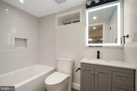 Bath - 7508 Piney Branch Rd, Silver Spring, MD 20910 photo 5 of 5