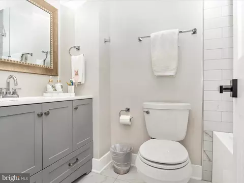 Bath - 13608 Middlevale Ln, Silver Spring, MD 20906 photo 8 of 10