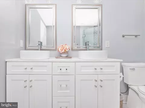 Bath - 13608 Middlevale Ln, Silver Spring, MD 20906 photo 5 of 10
