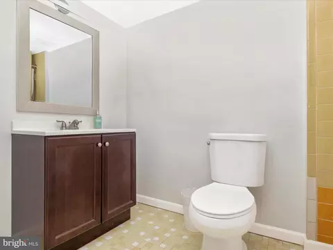 Bath - 13608 Middlevale Ln, Silver Spring, MD 20906 photo 9 of 10