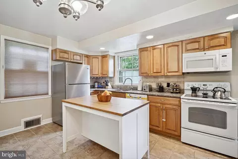 Kitchen - 9212 Wendell St, Silver Spring, MD 20901 photo 4 of 4